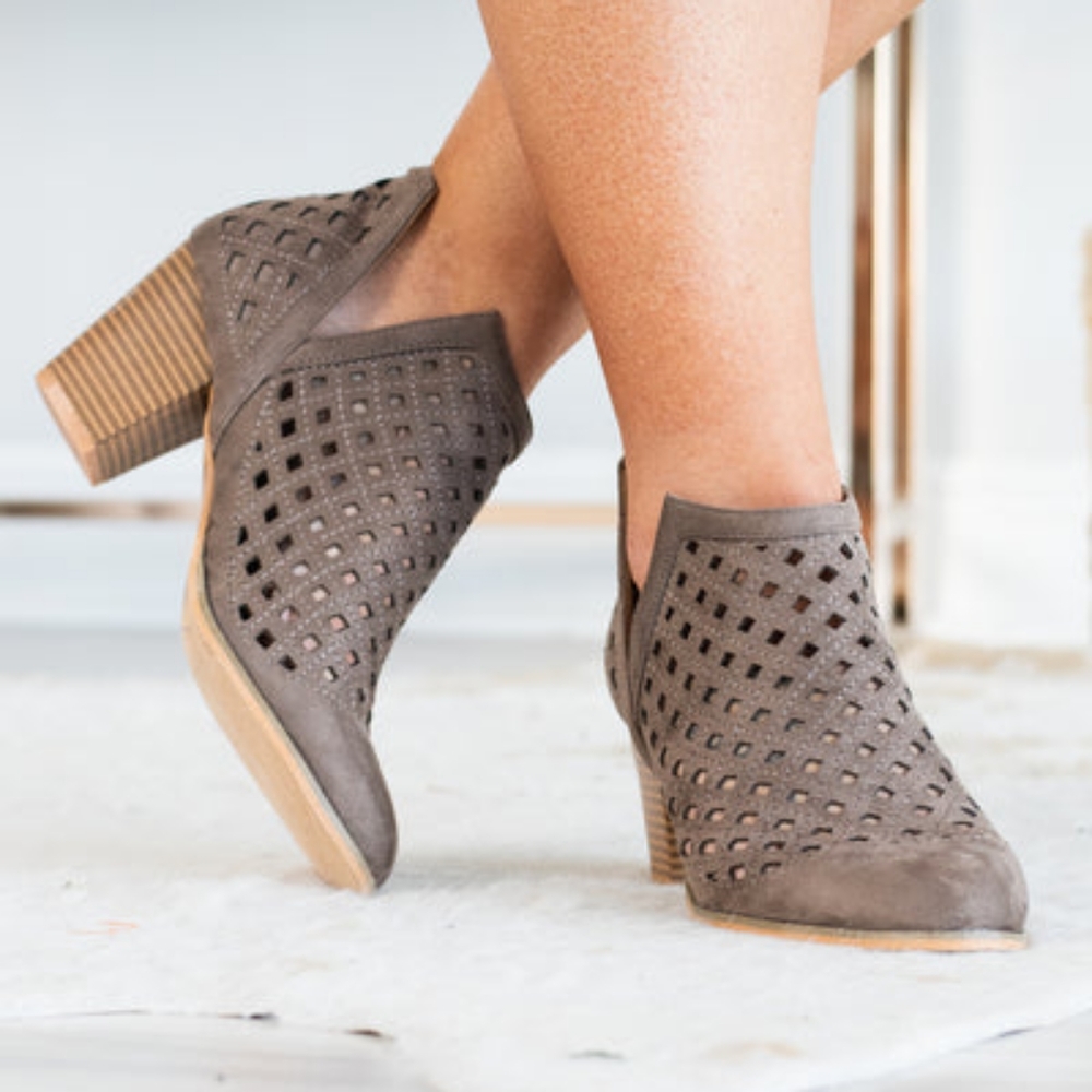 NIB Sole Mates fr Chic Soul Booties, size 11